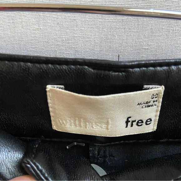 Wilfred Aritzia Modern Vegan Leather High rise Cargo Pants Sz 00 - Picture 10 of 15